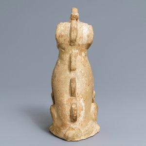 Un modèle d'un kylin en terre cuite, Chine, Tang — photo 4