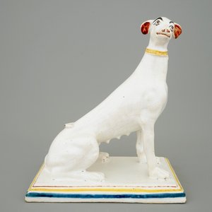 Un modèle d'un lévrier en faïence polychrome de Bruxelles, 18ème — photo 2