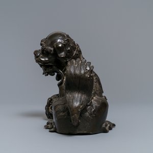 Un modèle d'un lion bouddhiste en bronze, Chine, Ming — photo 5