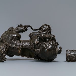 Un modèle d'un lion bouddhiste en bronze, Chine, Ming — photo 6