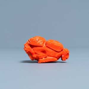 Un modèle d'un lion bouddhiste en corail rouge sculpté, Chine, 19/20ème — photo 7
