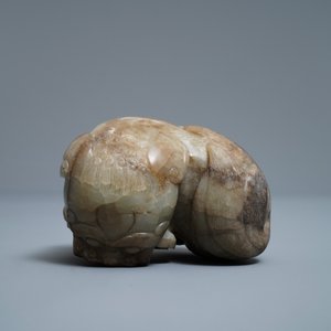 Un modèle d'un lion bouddhiste en jade gris et brun, Chine, 19/20ème — photo 7