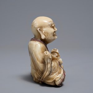 Un modèle d'un Luohan en pierre de savon de Shoushan sculptée, Chine, 18/19ème — photo 2