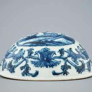 Un modèle d'un luth pipa en porcelaine de Chine bleu et blanc, 19ème — photo 6