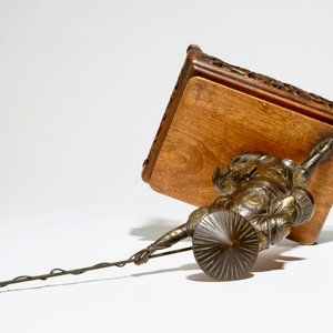 Un modèle d'un pêcheur en bronze sur socle en bois, Meiji, signé — photo 6