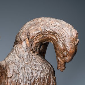 Un modèle d'un pélican en chêne sculpté, 17ème — photo 7