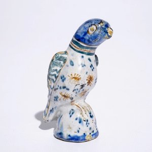 Un modèle d'un perroquet en faïence de Delft polychrome, 18ème — photo 1