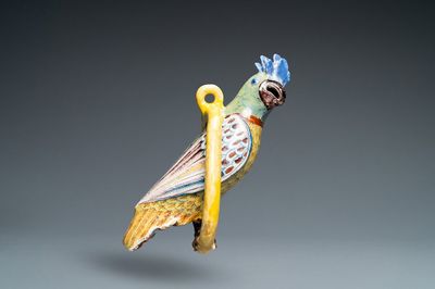 Un modèle d'un perroquet en faïence polychrome de Delft, 18ème