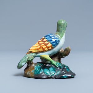 Un modèle d'un pigeon assis en faïence polychrome de Bruxelles, 18ème — photo 4