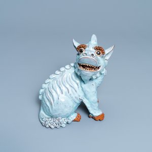 Un modèle d'un qilin en grès porcelaineux dite 'de Shiwan', 18/19ème — photo 1
