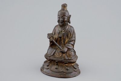 Un modèle d'un sage assis au sceptre ruyi en bronze, Chine, Dynastie Ming