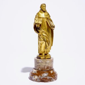 Un modèle d'un saint en bronze doré sur socle en marbre, 17ème — photo 1