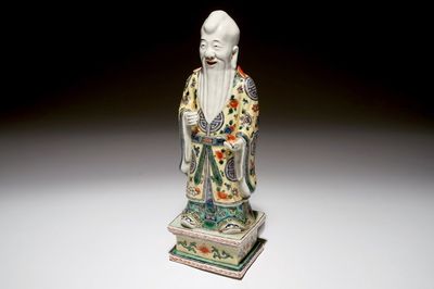 Un modèle d'un Shou Lao en porcelaine de Chine famille verte, 19ème