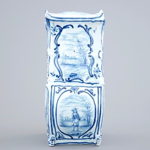 Un modèle d'une chaise à porteurs en faïence dans le style de Delft, France, 19ème — photo 4