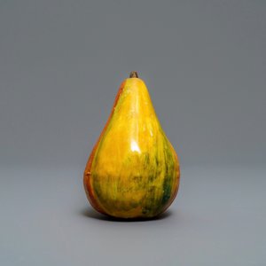 Un modèle d'une poire en faïence polychrome de Delft, 18ème — photo 3