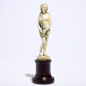 Un modèle d'une Vierge en ivoire sculpté, dans le style d'Erhart Gregor, Allemagne, 16/17ème — photo 2