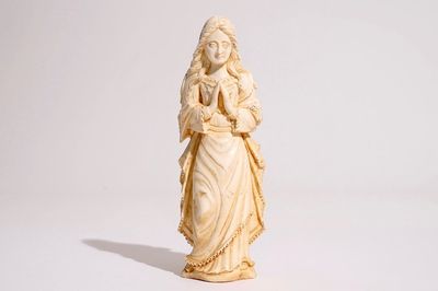 Un modèle indo-portugais d'une Vierge en ivoire sculpté, Goa, 18ème