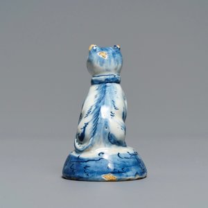 Un modèle miniature d'un chat en faïence de Delft en bleu et blanc, 18ème — photo 6