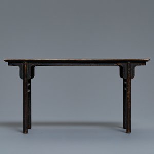 Un modèle miniature d'une table de lettré en bronze, Chine, 19ème — photo 2