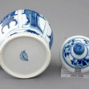 Un moutardier en porcelaine de Chine bleu et blanc, Kangxi — photo 7