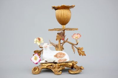 Un mouton en porcelaine de Meissen monté d'un candelabre en bronze doré, 19ème