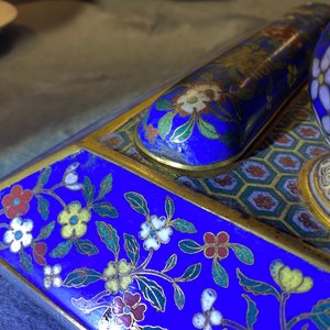 Un nécessaire de bureau en émaux cloisonnés, Chine, 19ème — photo 18