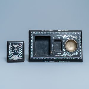 Un nécessaire de bureau en laque noire incrustée de nacre, offert par un général coréen, années '50 — photo 8