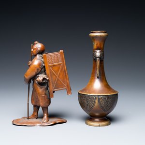 Un okimono et un vase en bronze, Japon, Meiji, 19ème — photo 3