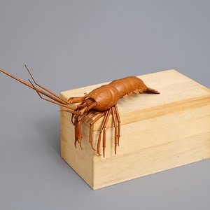 Un okimono 'jizai' en cuivre figurant une langouste, signé Myochin, Showa, 20ème — photo 1