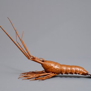 Un okimono 'jizai' en cuivre figurant une langouste, signé Myochin, Showa, 20ème — photo 2