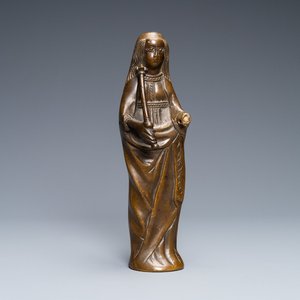Un ornement de lustre en bronze en forme d'une Vierge, Flandres, 16ème — photo 1