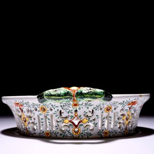 Un panier ajouré en faïence de Delft polychrome petit feu avec l'example chinois en famille rose, 18ème — photo 4