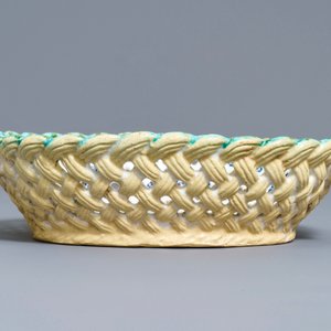 Un panier en faïence de Bruxelles polychrome à décor 'à la haie fleurie', 18ème — photo 6
