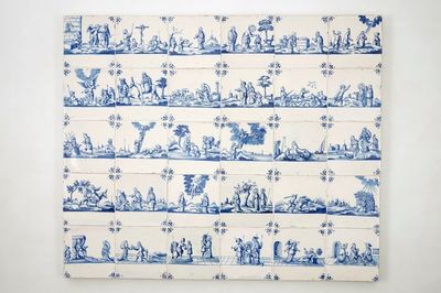 Un panneau de 30 carreaux en faïence de Delft bleu et blanc aux sujets religieux, Rotterdam, fin du 17ème