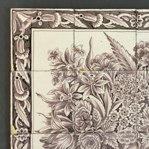 Un panneau de carreaux en faïence de Delft manganèse figurant un vase fleuri, 2ème moitié du 18ème — photo 2