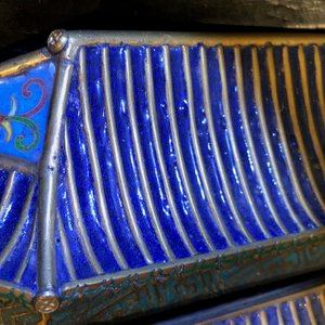 Un panneau en bois laqué incrusté de jade et cloisonné, Chine, 18ème — photo 30