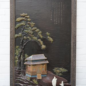 Un panneau en bois laqué incrusté de jade et cloisonné, Chine, 18ème — photo 5