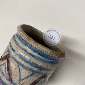Un petit albarello en bleu, blanc et manganèse, majolique d'Anvers ou des Pays-Bas du Nord, 16/17ème — photo 8