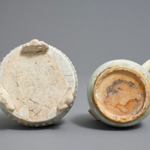 Un petit brûle-parfum tripod et un compte-gouttes en porcelaine de Chine qingbai, Song ou Yuan — photo 7