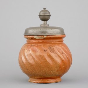 Un petit pichet en grès de Bunzlau, monté d'étain, ca. 1700 — photo 5