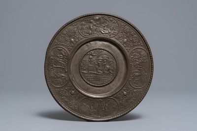 Un petit plat en étain gravé à décor de Noé, Nuremberg, Allemagne, 17ème