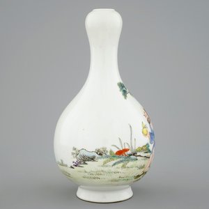 Un petit vase chinois fencai à décor d'un immortel dans un jardin, 20ème — photo 4