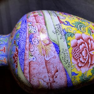 Un petit vase couvert en émaux de Pékin, marque et poss. époque de Qianlong — photo 13
