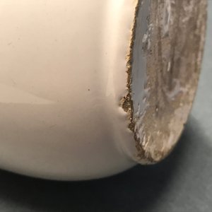 Un pichet à couvercle en étain en faïence blanche de Delft, 17ème — photo 11