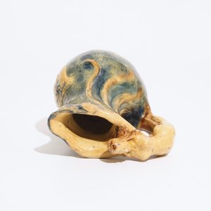 Un pichet Art Nouveau et deux figures en poterie flamande, prob. ateliers de Vandevoorde, 20ème — photo 7