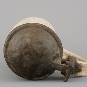 Un pichet de type "schnelle" de Siegburg aux armoiries d'alliance avec Danemark, ca. 1580 — photo 7