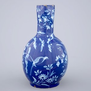 Un pichet en faïence de Delft au décor "Bleu Persan", vers 1700 — photo 3