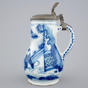 Un pichet en faïence de Delft au décor chinoiserie, monté en étain, 17ème — photo 2