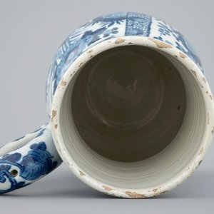 Un pichet en faïence de Delft de style japonais, vers 1700 — photo 6