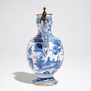 Un pichet en faïence de Haarlem ou Delft à décor de chinoiserie, début du 17ème siècle — photo 5